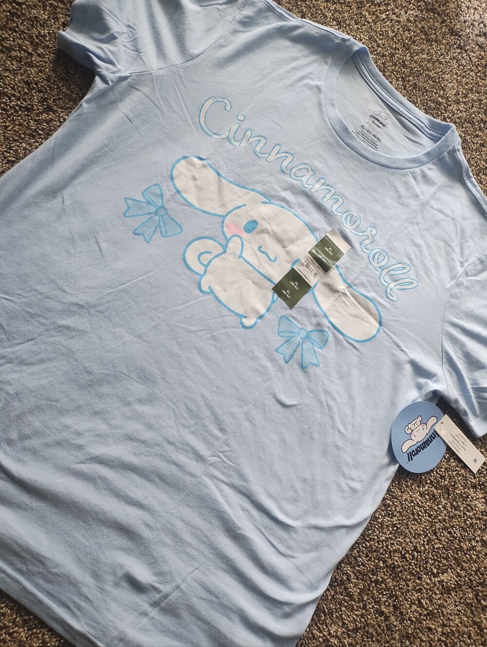 Cinnamoroll Light Blue Graphic Tee - Sanrio - Picture 3 of 6